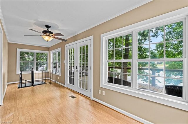 718 Lake Drive 9, Lexington, NC 27292