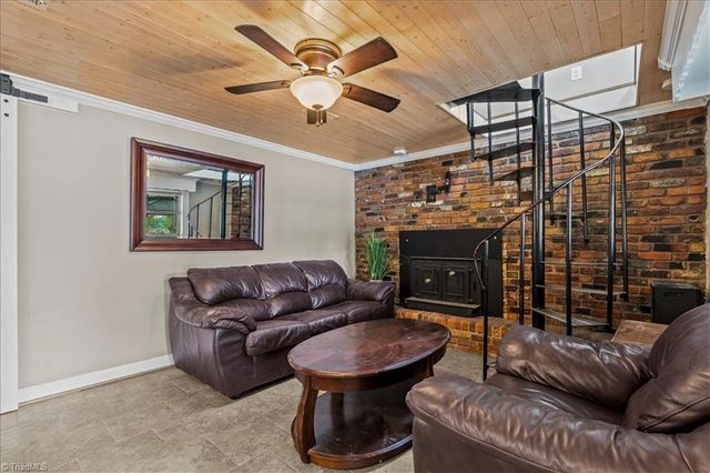 718 Lake Drive 9, Lexington, NC 27292