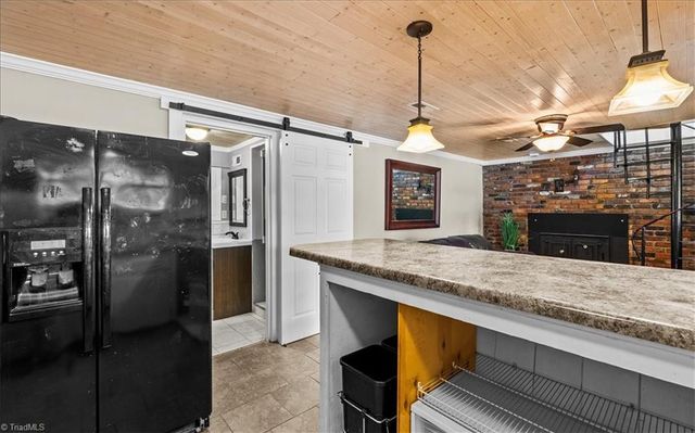 718 Lake Drive 9, Lexington, NC 27292