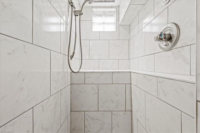 718 Lake Drive 9, Lexington, NC 27292