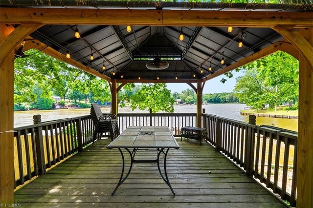 718 Lake Drive 9, Lexington, NC 27292