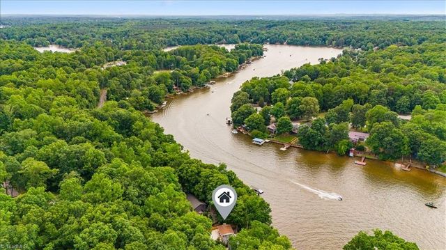 718 Lake Drive 9, Lexington, NC 27292