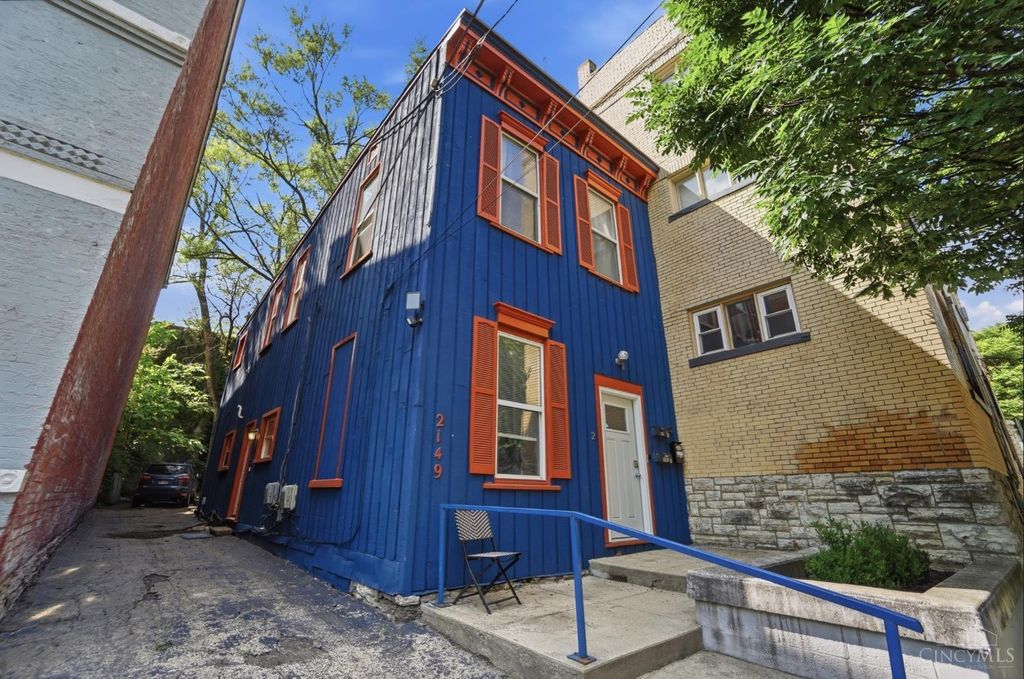2149 W Clifton Avenue, Cincinnati, OH 45219