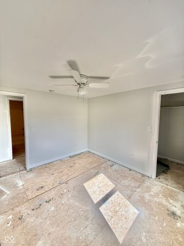 52 Fountain Lake Drive, Greenfield, IN 46140