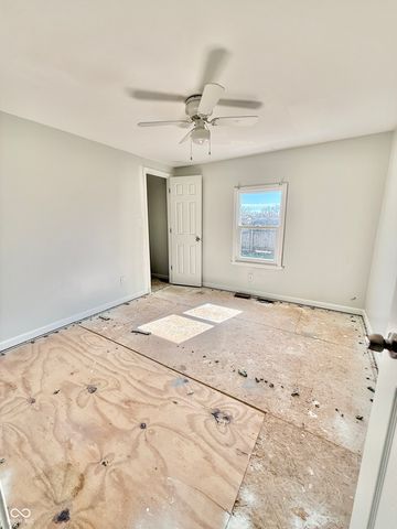 52 Fountain Lake Drive, Greenfield, IN 46140