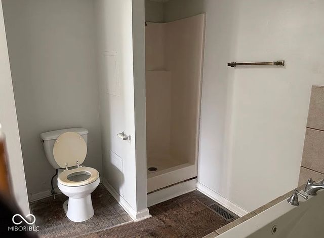 52 Fountain Lake Drive, Greenfield, IN 46140