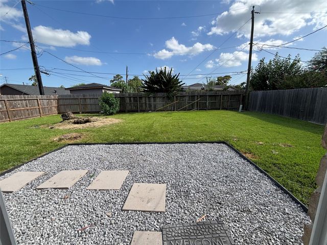10942 Dunvegan Way, Houston, TX 77013