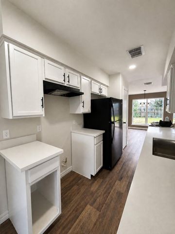 10942 Dunvegan Way, Houston, TX 77013