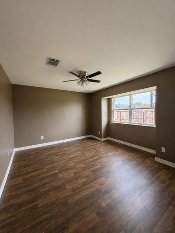 10942 Dunvegan Way, Houston, TX 77013