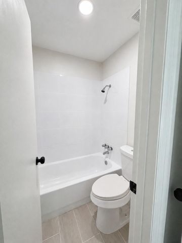10942 Dunvegan Way, Houston, TX 77013