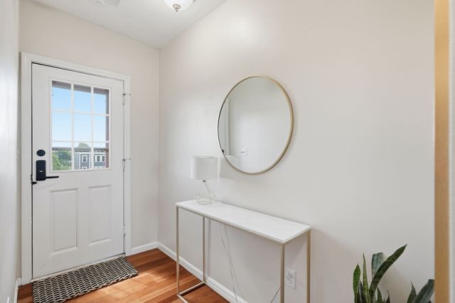 841 Saratoga St PH3, Boston, MA 02128