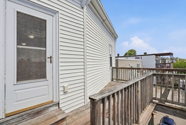 841 Saratoga St PH3, Boston, MA 02128