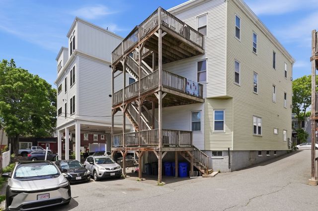 841 Saratoga St PH3, Boston, MA 02128