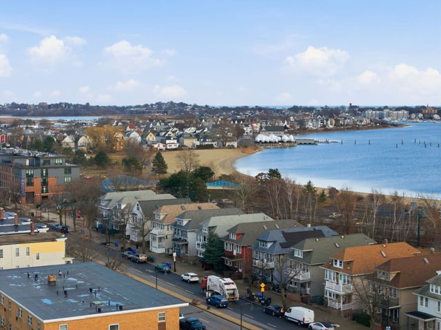 841 Saratoga St PH3, Boston, MA 02128