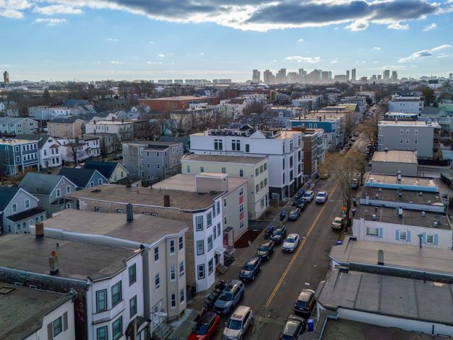 841 Saratoga St PH3, Boston, MA 02128