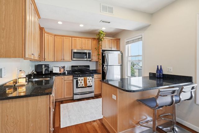 841 Saratoga St PH3, Boston, MA 02128