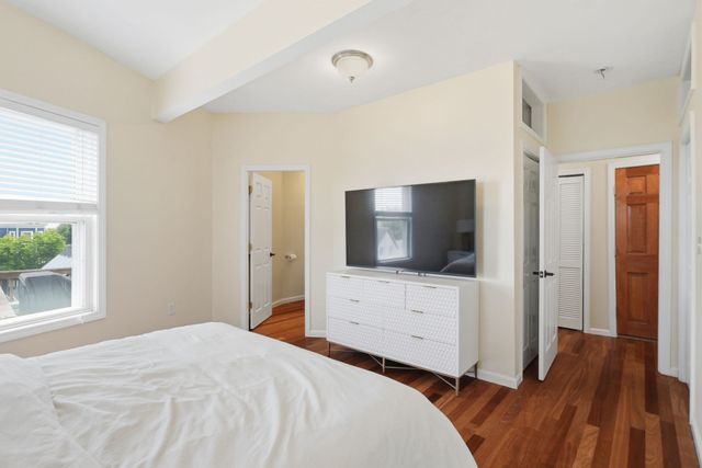 841 Saratoga St PH3, Boston, MA 02128