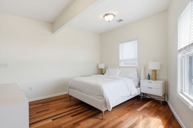 841 Saratoga St PH3, Boston, MA 02128