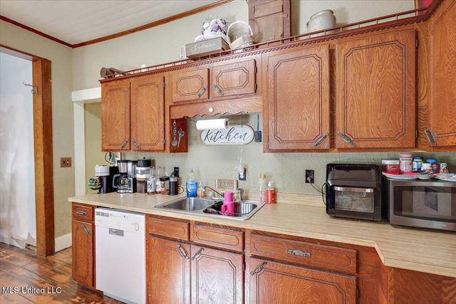 906 N Bennett Street, Crystal Springs, MS 39059