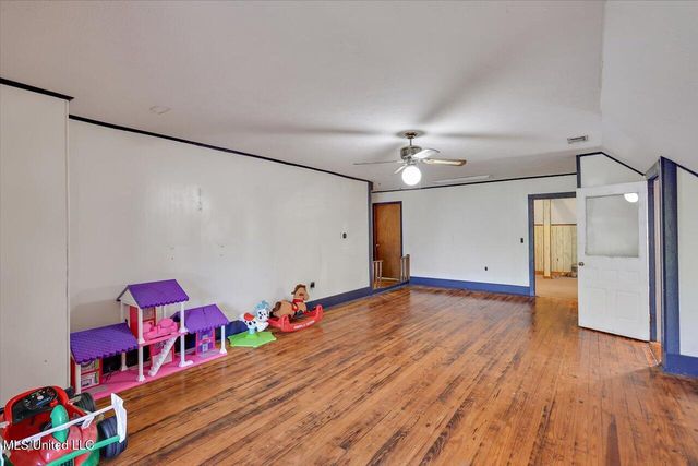 906 N Bennett Street, Crystal Springs, MS 39059