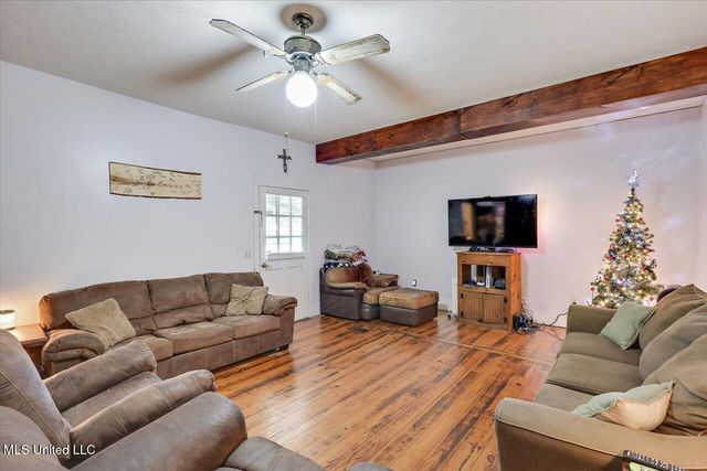 906 N Bennett Street, Crystal Springs, MS 39059