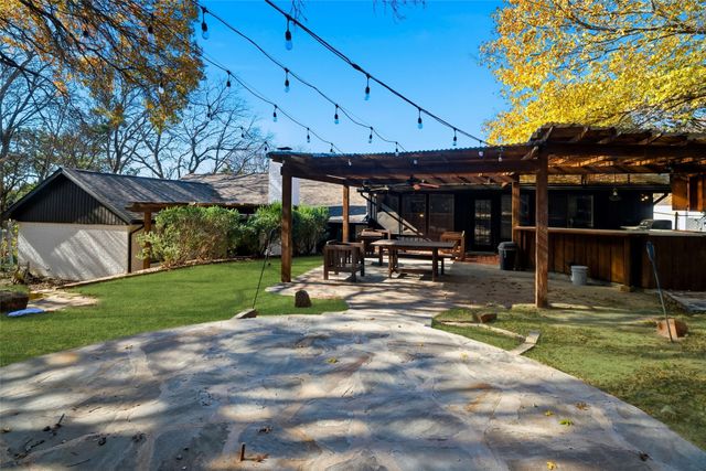 716 Oakhill Lane, Cedar Hill, TX 75104