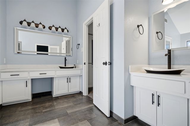 716 Oakhill Lane, Cedar Hill, TX 75104