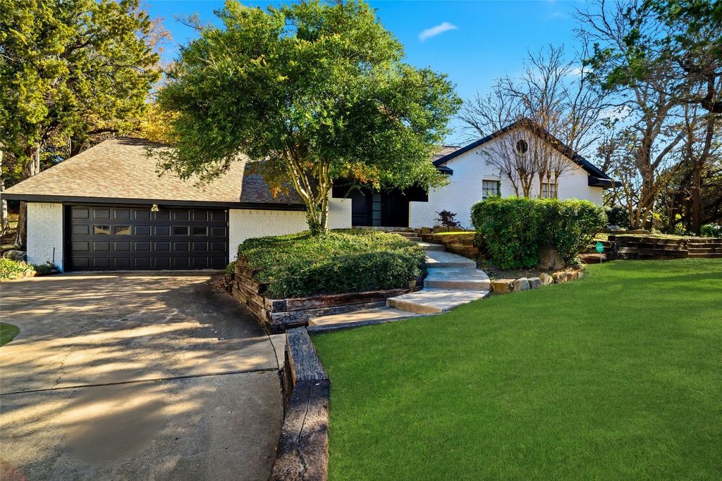 716 Oakhill Lane, Cedar Hill, TX 75104