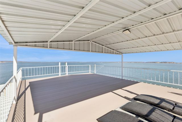 826 Cimmarron Bay Drive, Runaway Bay, TX 76426