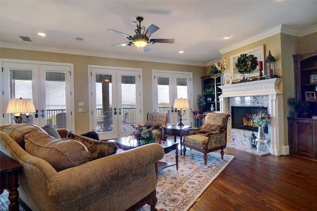 826 Cimmarron Bay Drive, Runaway Bay, TX 76426