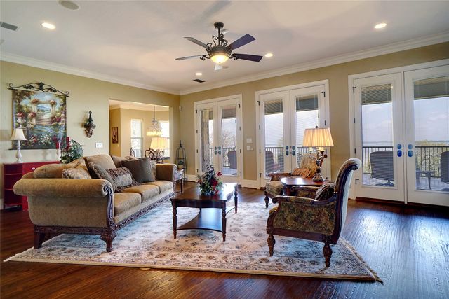 826 Cimmarron Bay Drive, Runaway Bay, TX 76426