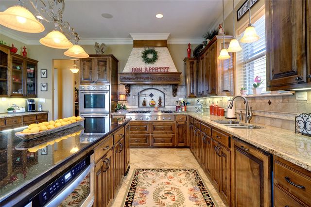 826 Cimmarron Bay Drive, Runaway Bay, TX 76426