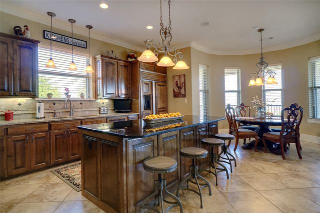 826 Cimmarron Bay Drive, Runaway Bay, TX 76426