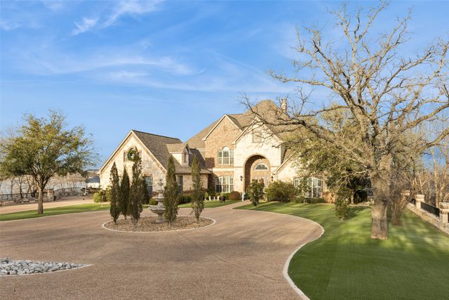 826 Cimmarron Bay Drive, Runaway Bay, TX 76426