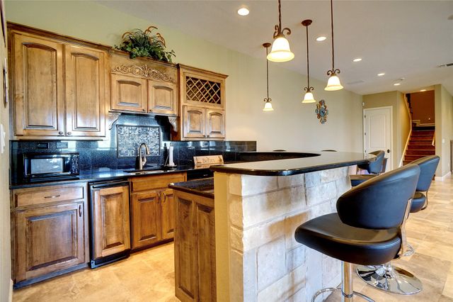 826 Cimmarron Bay Drive, Runaway Bay, TX 76426