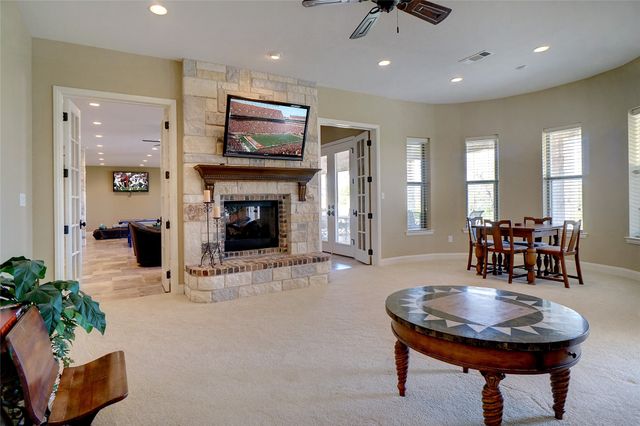 826 Cimmarron Bay Drive, Runaway Bay, TX 76426