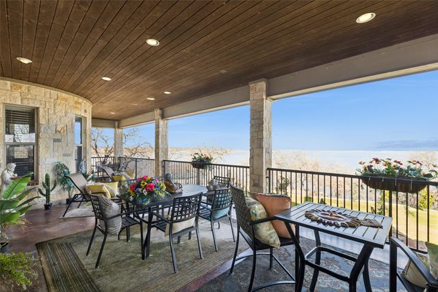 826 Cimmarron Bay Drive, Runaway Bay, TX 76426