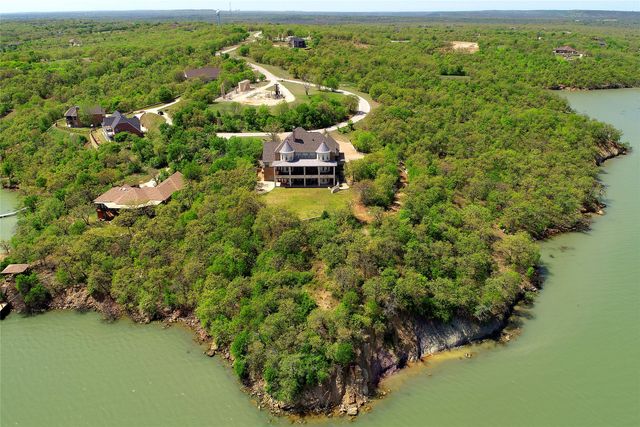 826 Cimmarron Bay Drive, Runaway Bay, TX 76426