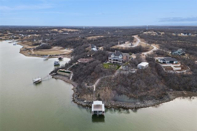 826 Cimmarron Bay Drive, Runaway Bay, TX 76426