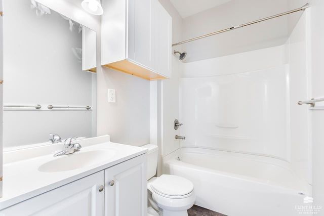 725 Bluemont Avenue, Manhattan, KS 66502