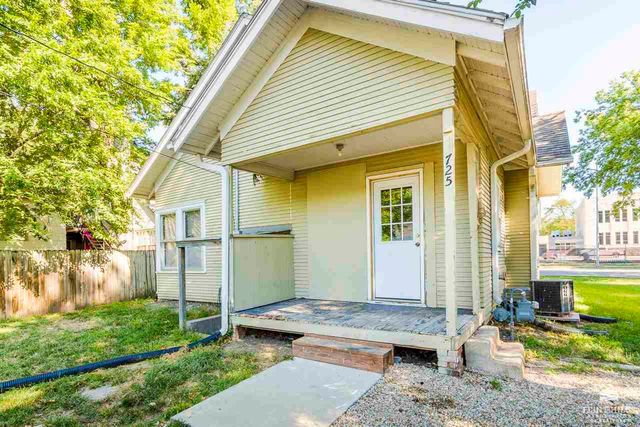 725 Bluemont Avenue, Manhattan, KS 66502