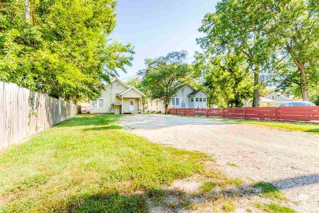 725 Bluemont Avenue, Manhattan, KS 66502