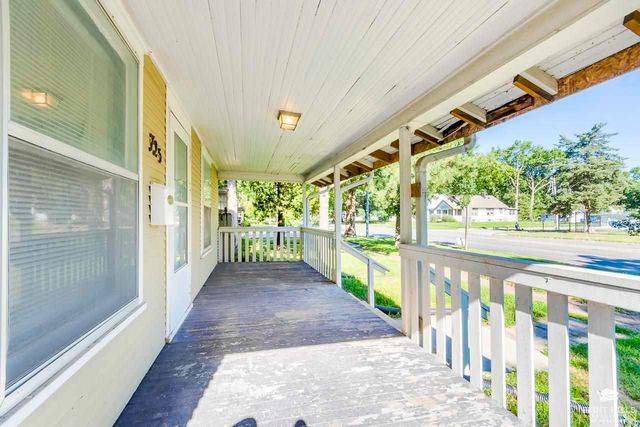 725 Bluemont Avenue, Manhattan, KS 66502