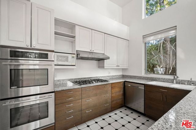 1011 Pacific Street 1, Santa Monica, CA 90405