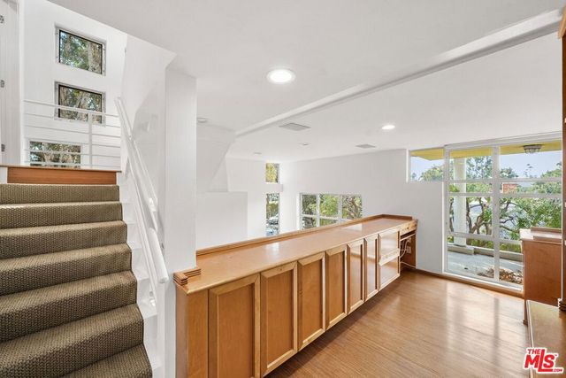 1011 Pacific Street 1, Santa Monica, CA 90405