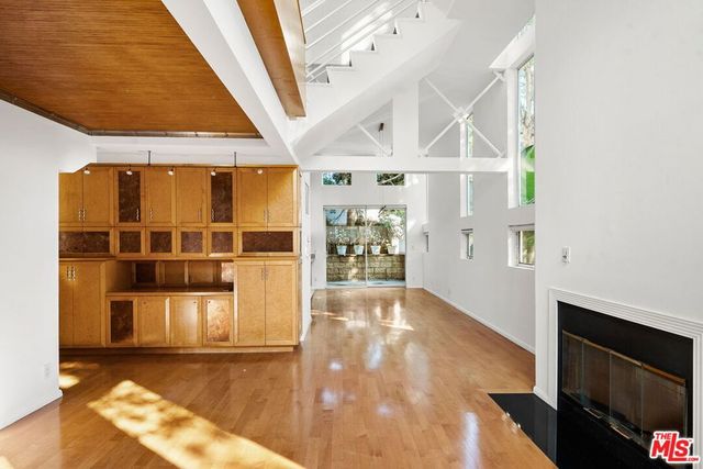 1011 Pacific Street 1, Santa Monica, CA 90405