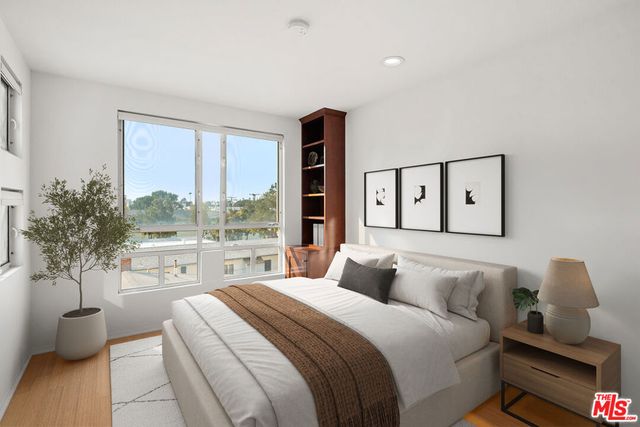 1011 Pacific Street 1, Santa Monica, CA 90405