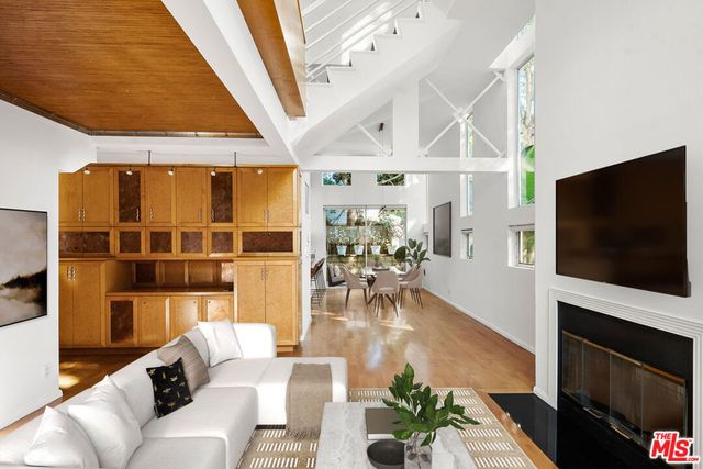 1011 Pacific Street 1, Santa Monica, CA 90405