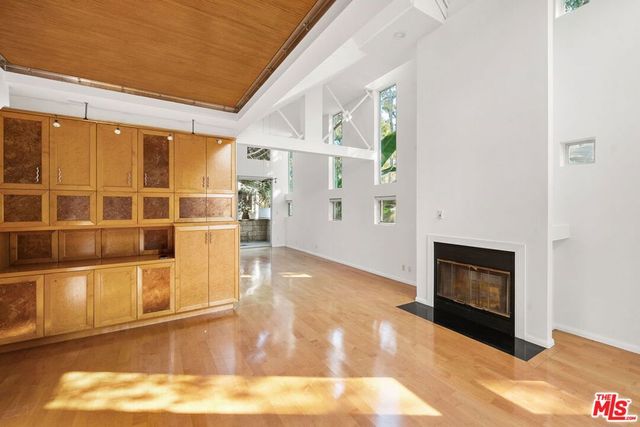 1011 Pacific Street 1, Santa Monica, CA 90405