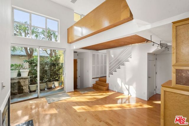 1011 Pacific Street 1, Santa Monica, CA 90405